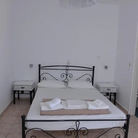 Papikinou * Adamantas (Milos)