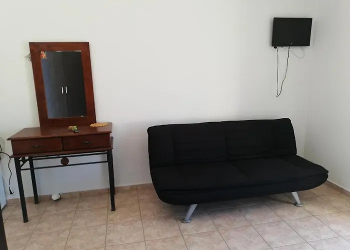 Papikinou * Adamantas (Milos)