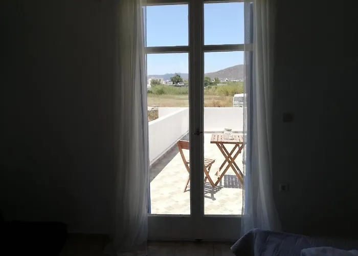 Papikinou Adamantas (Milos)