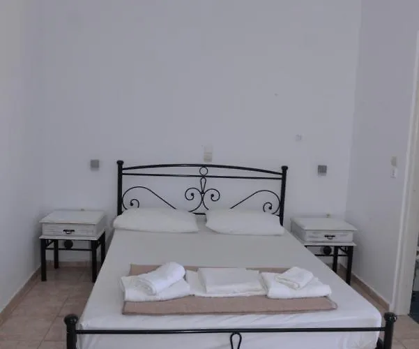 Papikinou * Adamantas (Milos)