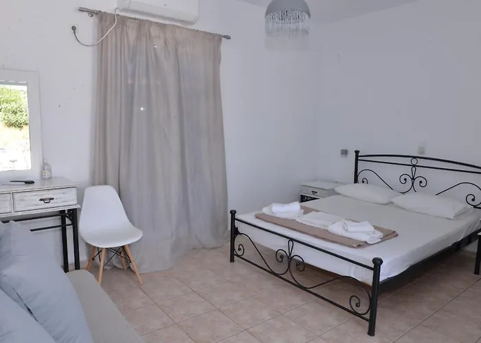 Papikinou * Adamantas (Milos)